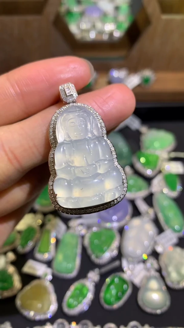 【闪购商品】翡翠吊坠(不含链)18K金镶嵌吊坠