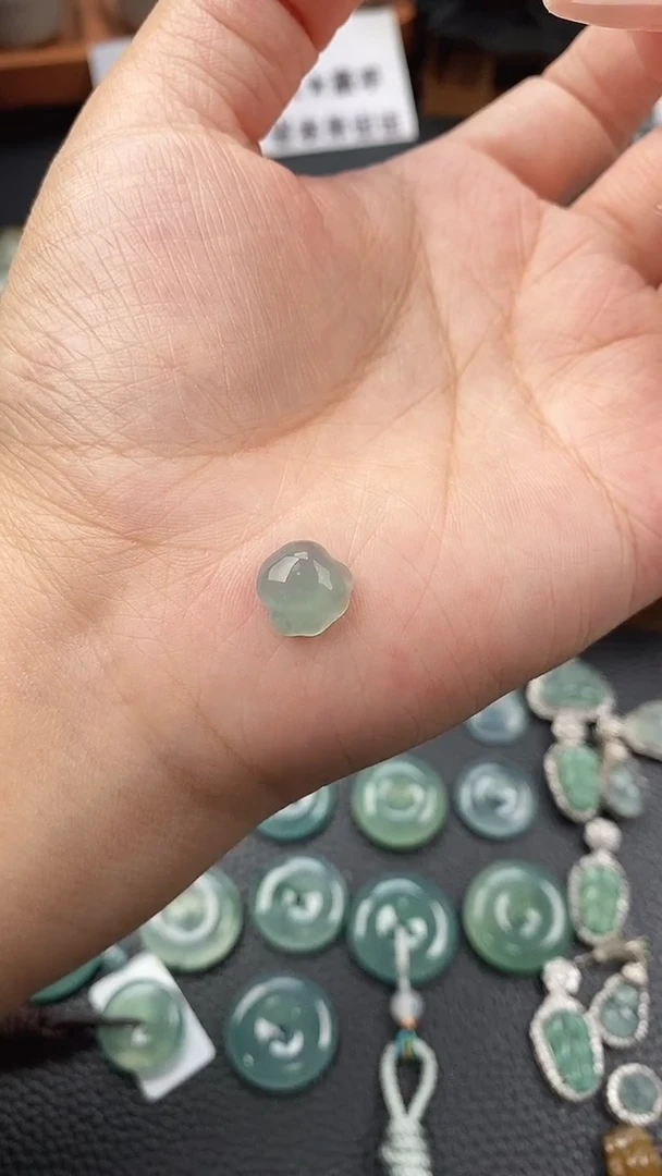 颈饰未镶嵌翡翠猫爪