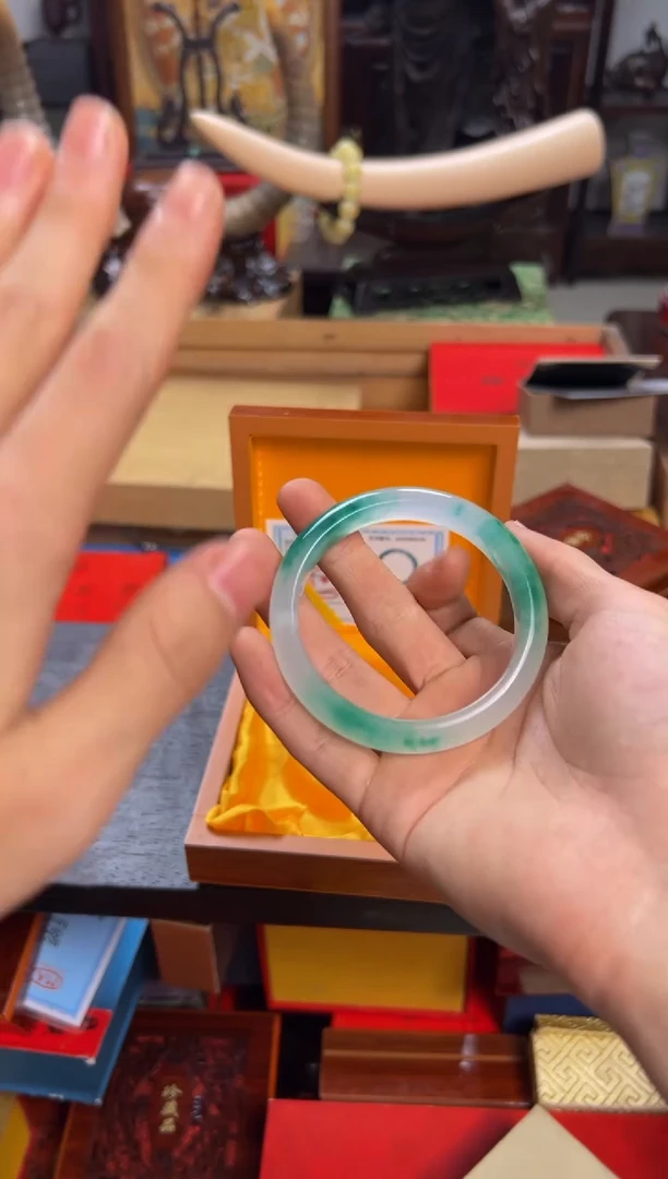 【闪购商品】翡翠手链未镶嵌———————————