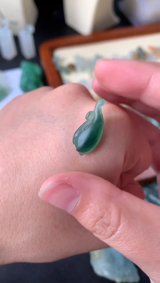 【闪购商品】定制翡翠未镶嵌翡翠