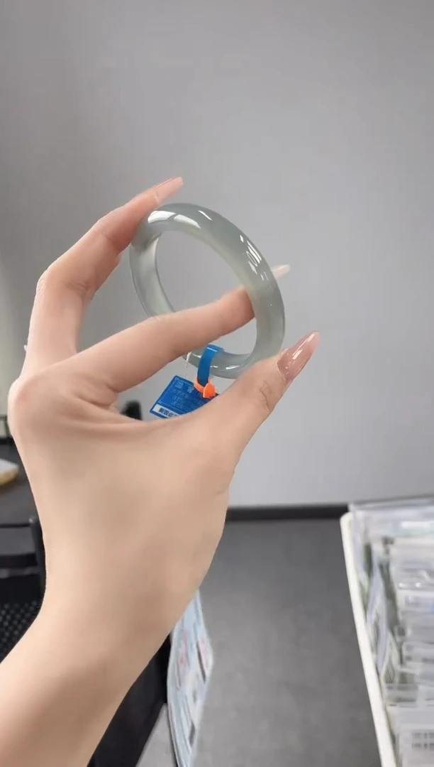 【闪购商品】玛瑙/玉髓手镯未镶嵌55-56圈