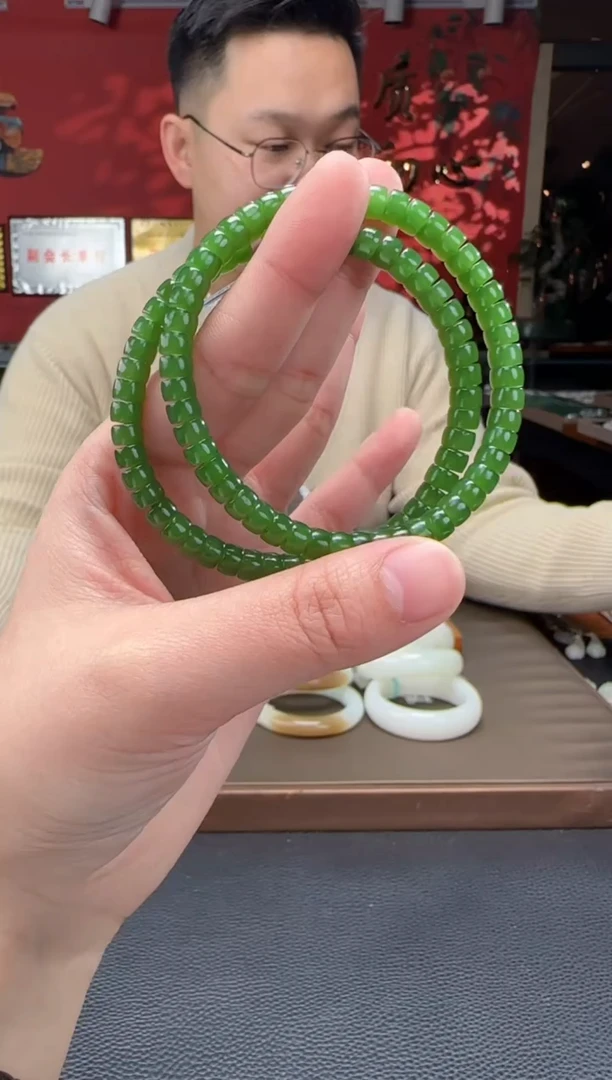 【闪购商品】和田玉手串未镶嵌碧玉阳绿药片 多样性发货拍一发一