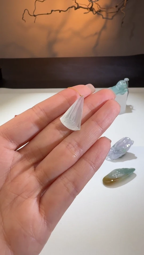 【闪购商品】翡翠颈饰未镶嵌【舒雅】