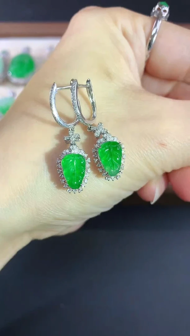 18K金镶嵌翡翠耳饰69|9800