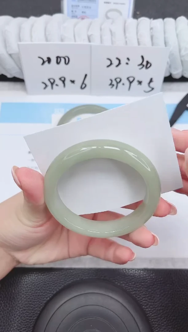 未镶嵌手镯石英质玉63-60.1