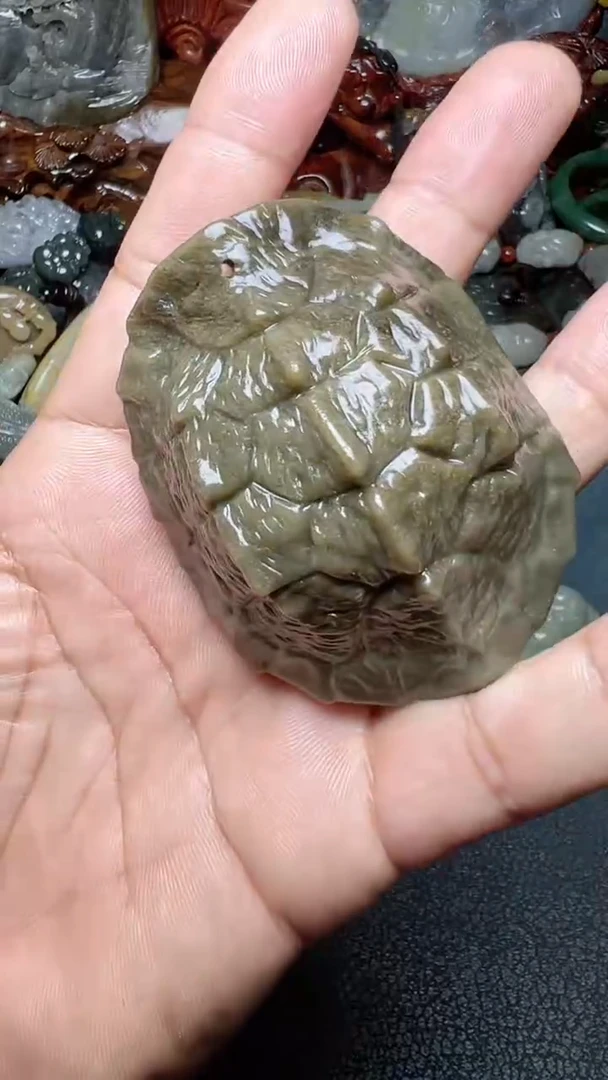 和田玉未镶嵌把件-