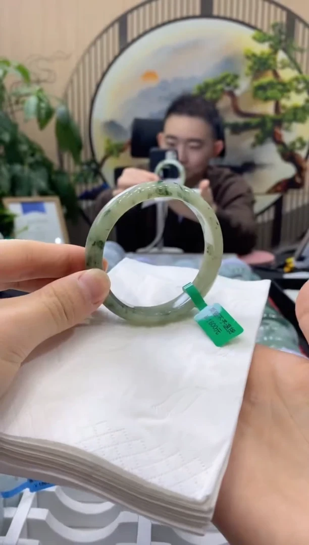 【闪购商品】翡翠手镯未镶嵌0000014035