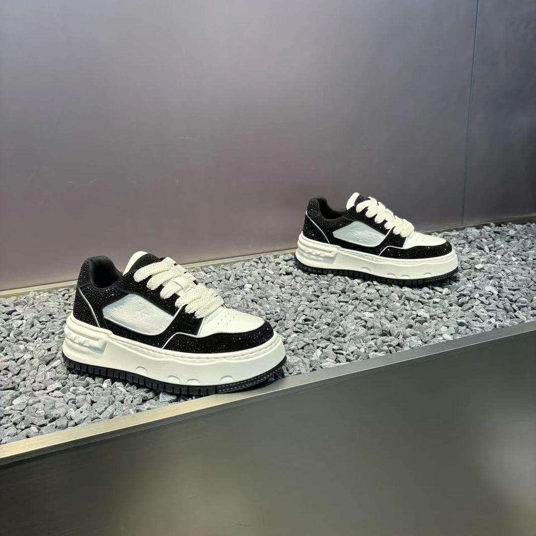 2025年春季新款潮流百搭舒适轻便精致轻奢男士时尚休闲鞋