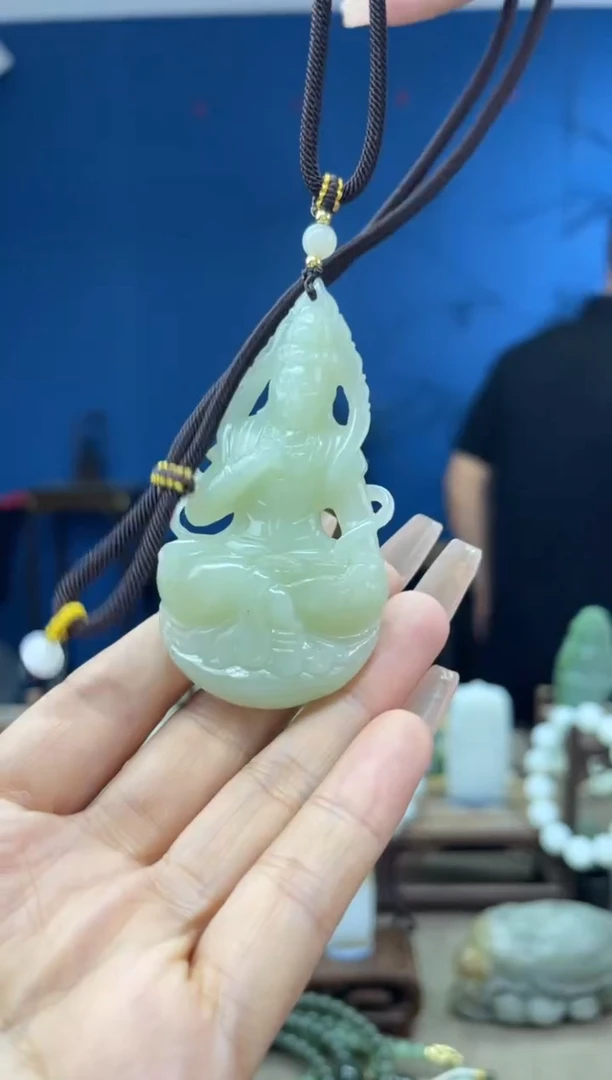 和田玉未镶嵌颈饰1