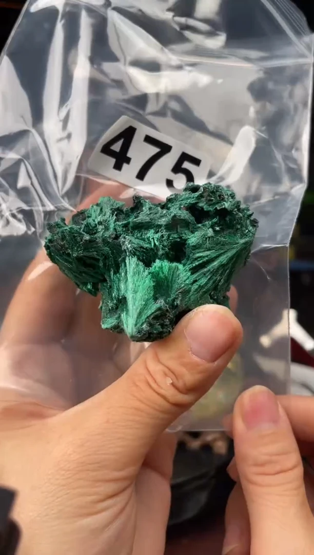 未镶嵌水晶大型摆件（非配饰）孔雀石原石475