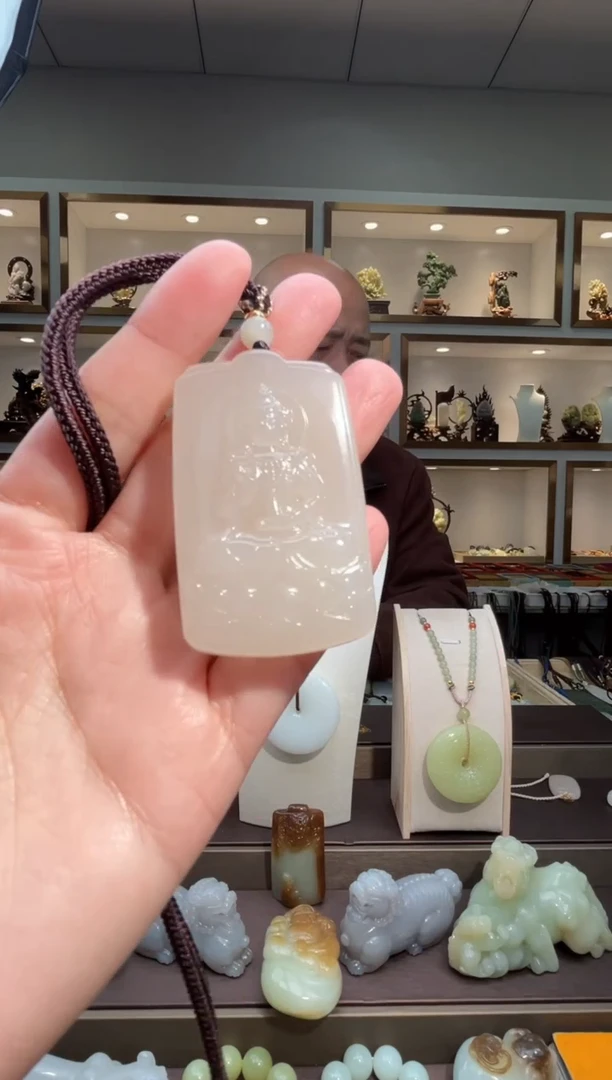 颈饰未镶嵌和田玉苏