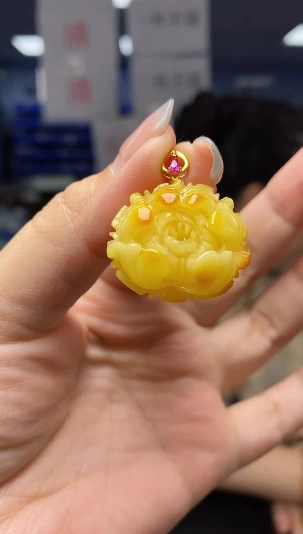 蜜蜡吊坠(不含链)18K金镶嵌G12906