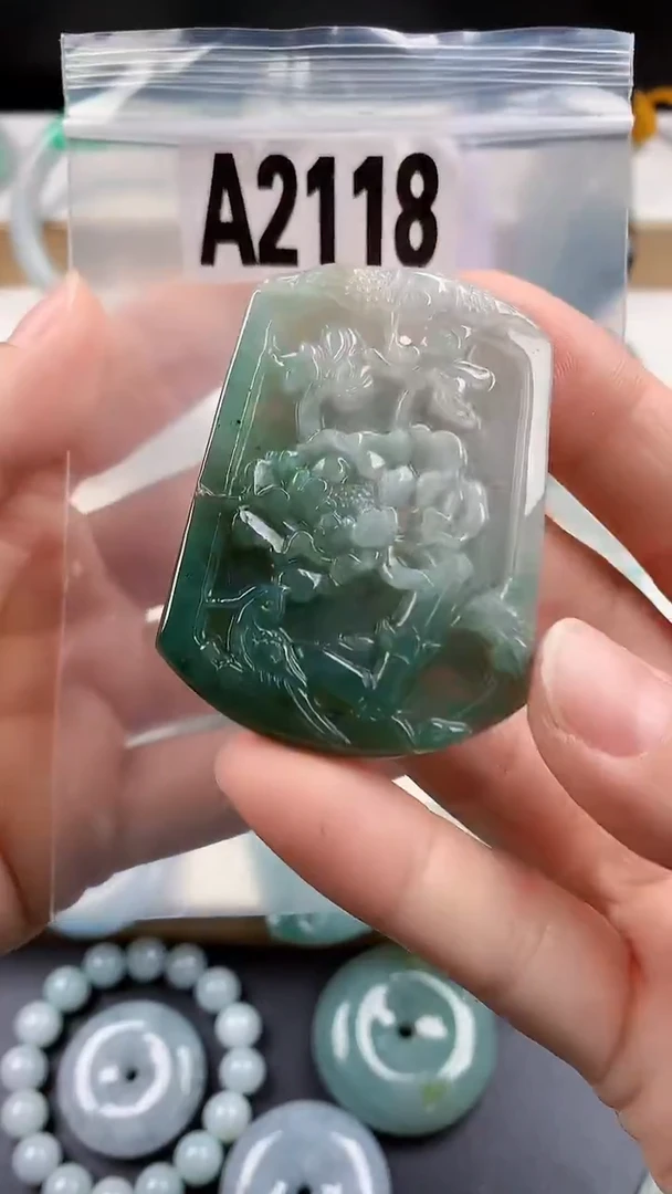 颈饰未镶嵌翡翠天然翡翠吊坠挂件