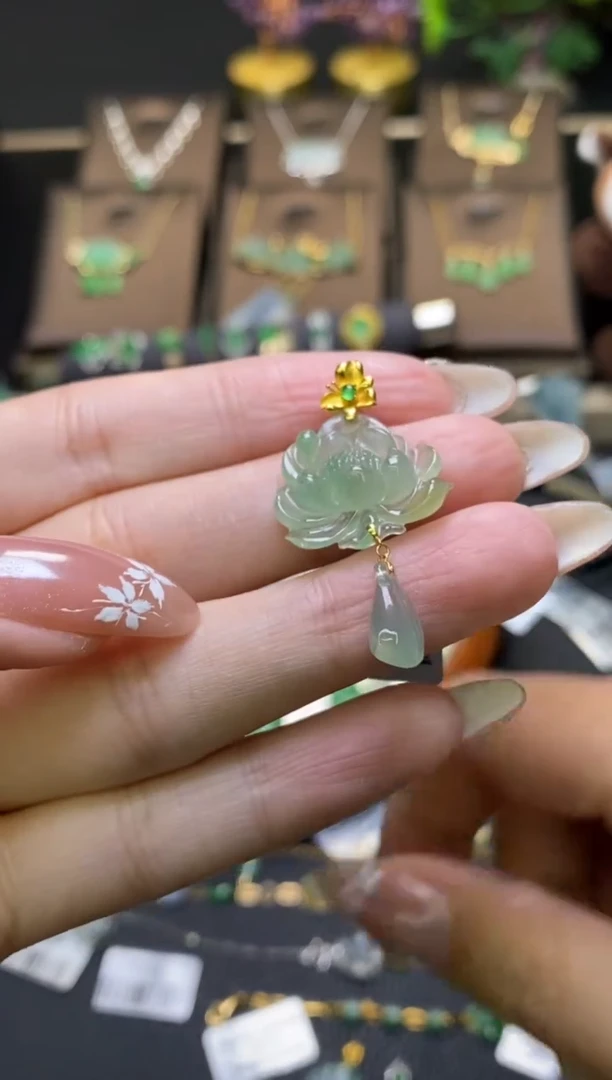 翡翠18K金镶嵌颈饰净货10690