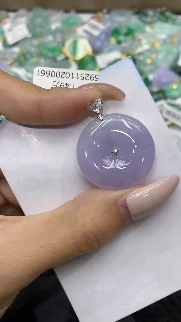 颈饰18K金镶嵌翡翠111111111111