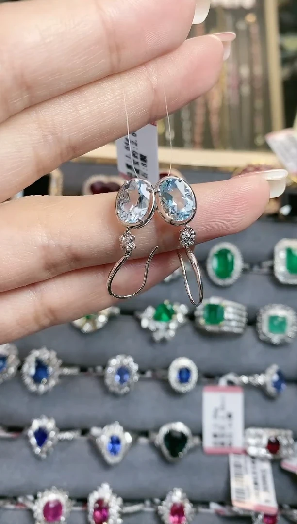 海蓝宝石耳饰18K金镶嵌·