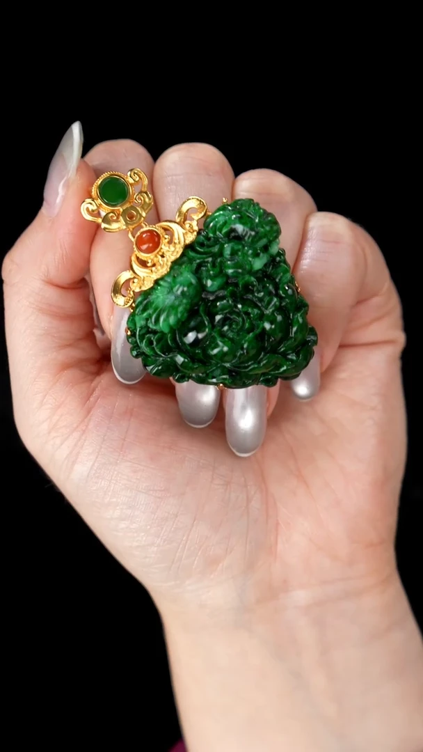 颈饰未镶嵌翡翠吊坠3