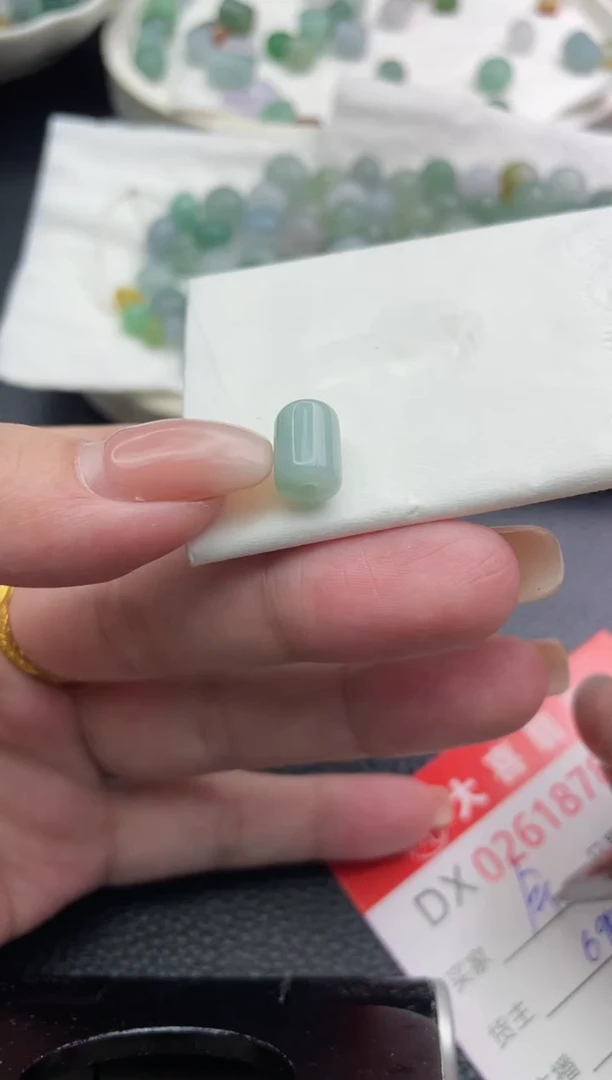 定制翡翠未镶嵌金*灿珠子