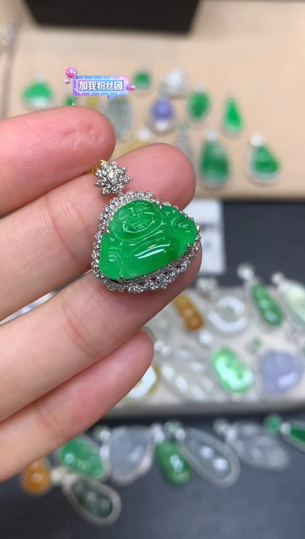 颈饰18K金镶嵌翡翠佛公【无服务费