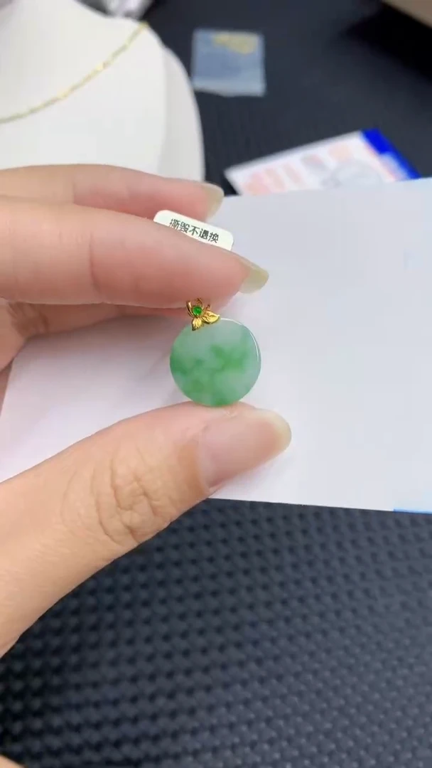 【闪购商品】翡翠颈饰18K金镶嵌            8
