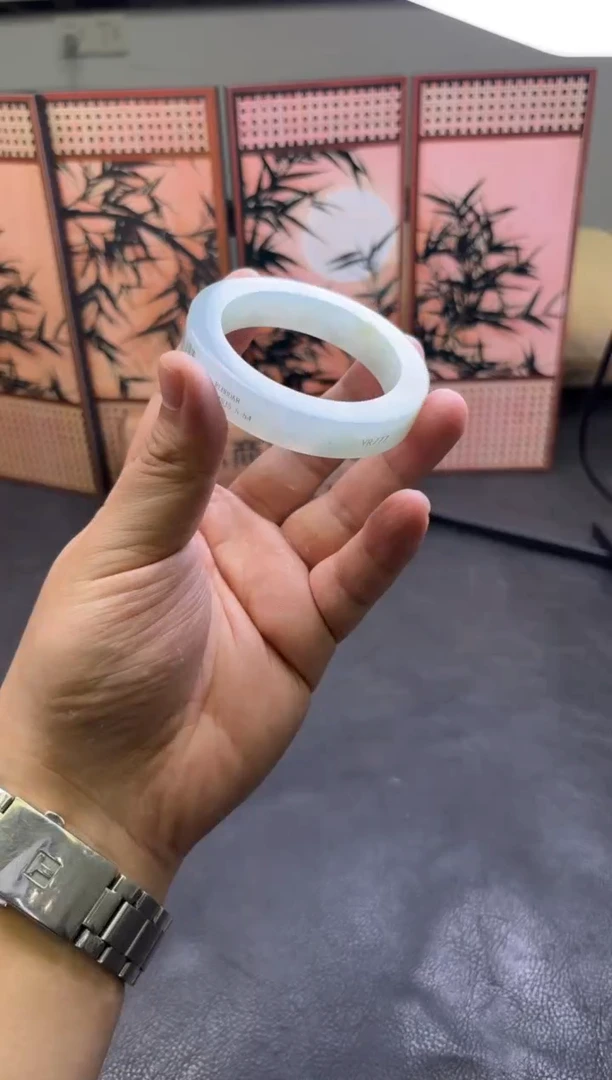 未镶嵌手镯定制翡翠显*手镯