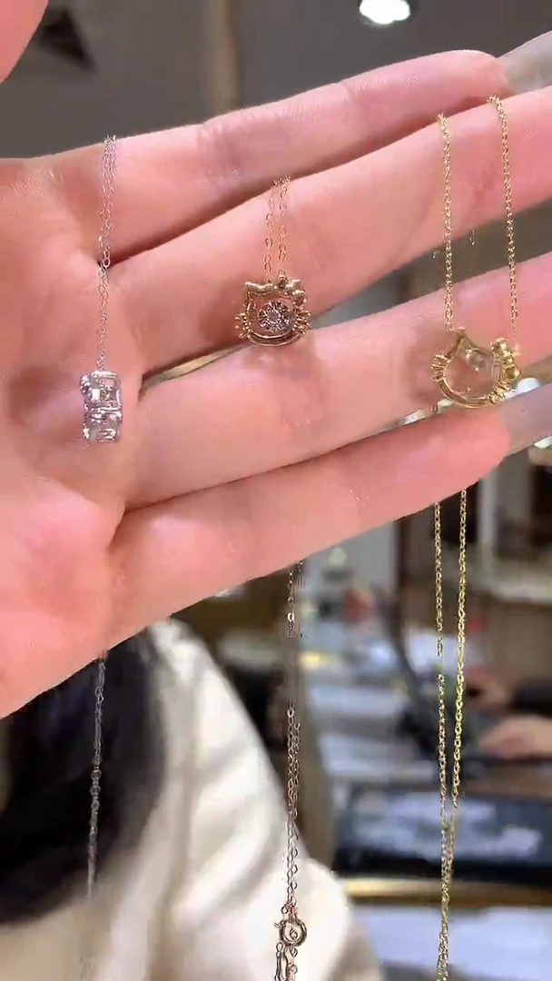 【闪购商品】钻石吊坠（不含链）18K金镶嵌猫吊坠多样性发一