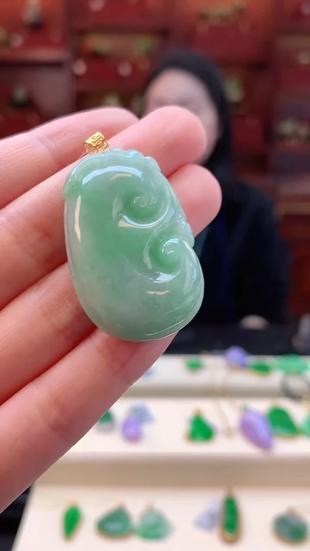 【闪购商品】翡翠颈饰18K金镶嵌赠礼盒证书 敏