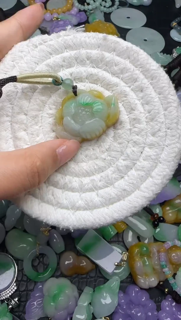 颈饰未镶嵌翡翠缅甸翡翠吊坠