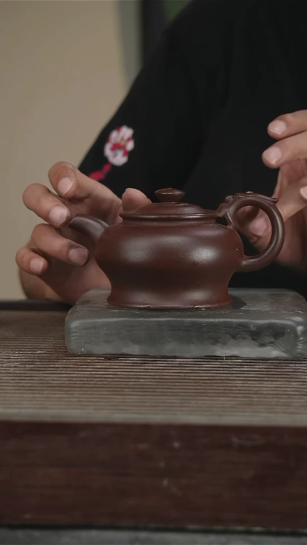 茶壶紫砂高工260CC带证15号