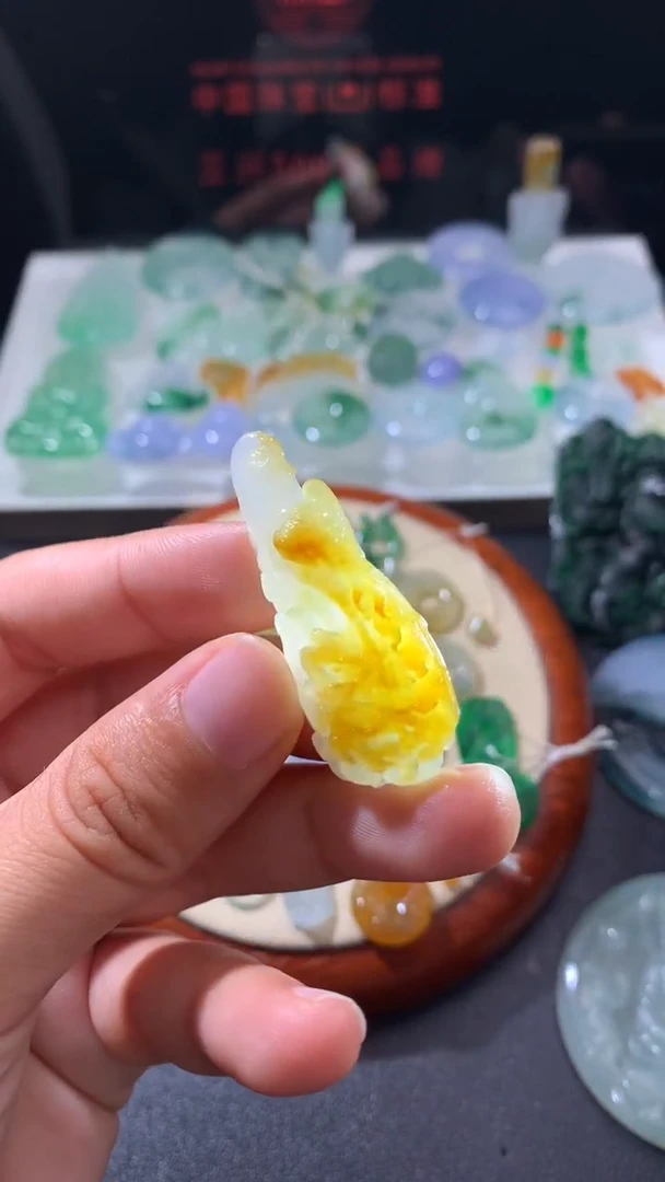 未镶嵌定制翡翠