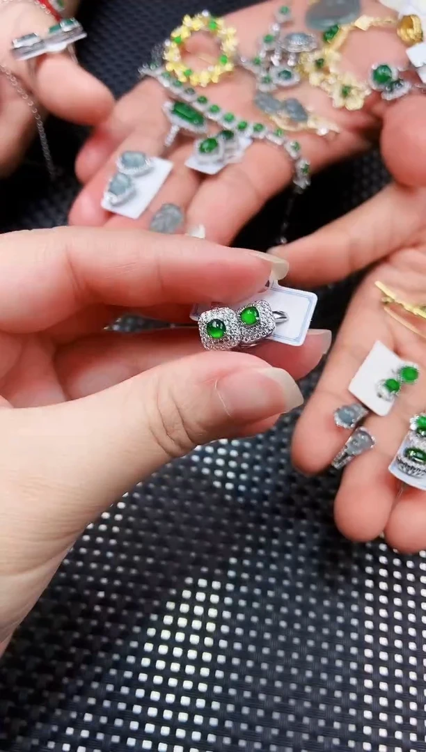 【闪购商品】翡翠耳饰未镶嵌11111111