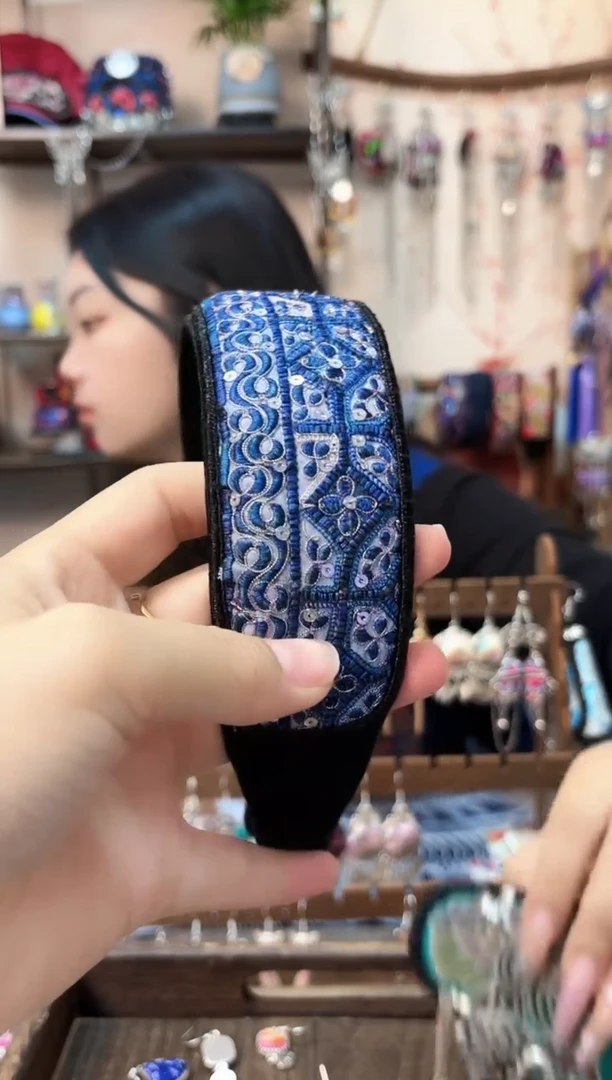 织绣民族风非遗老绣饰品627