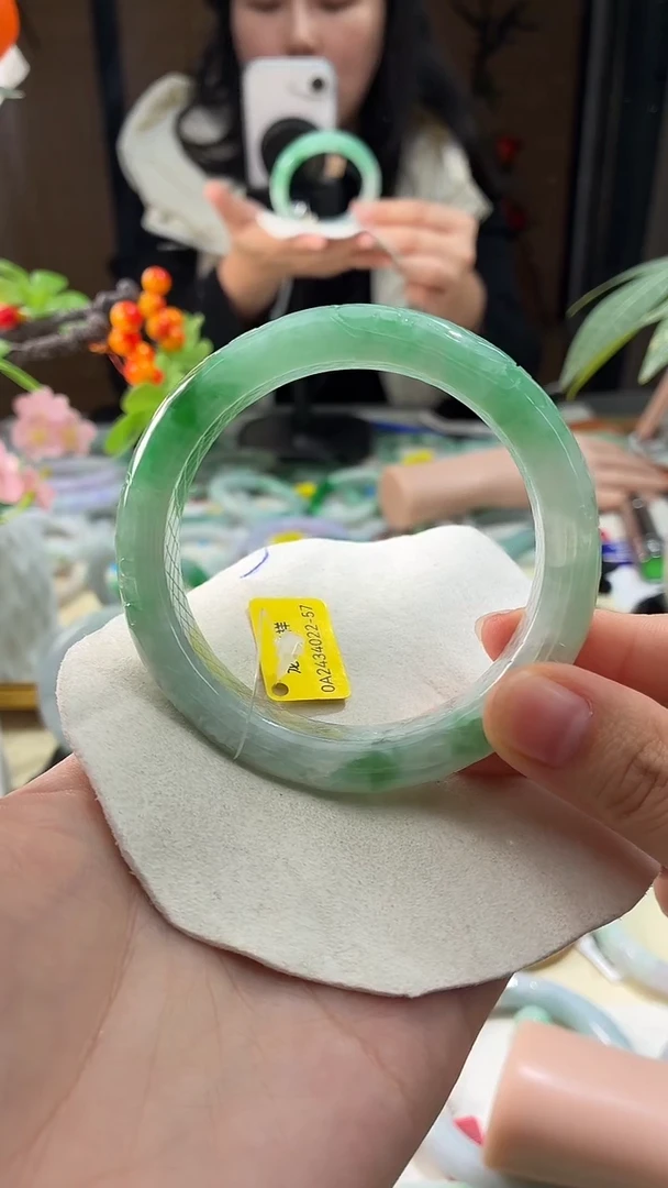 未镶嵌手镯翡翠1****637  翡翠手镯 57