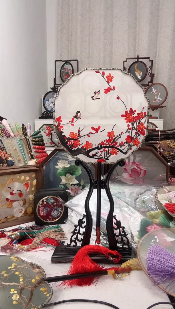 扇子苏绣作品手工团扇