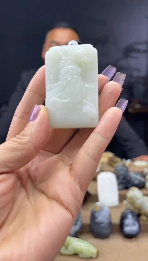 颈饰未镶嵌和田玉1