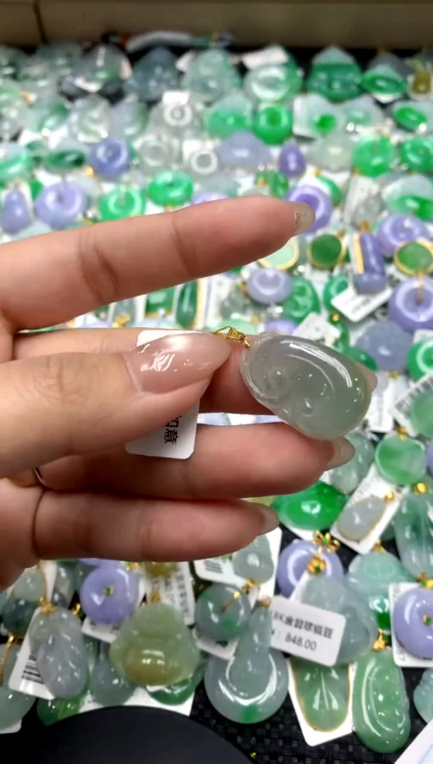 【闪购商品】翡翠颈饰18K金镶嵌111111111