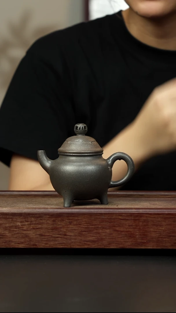 紫砂茶壶岩中泥三拼 三足如意