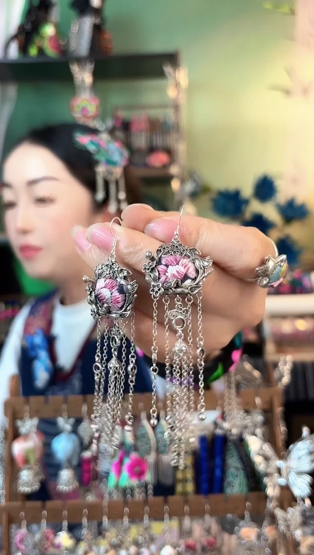 织绣彩云南阁非遗老绣642