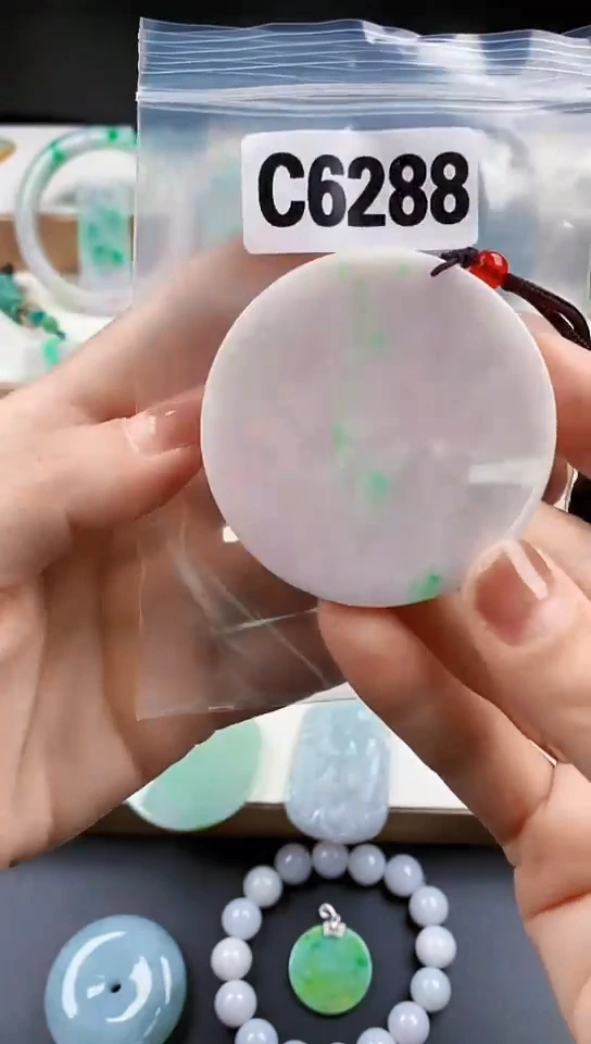 颈饰未镶嵌翡翠天然翡翠吊坠挂件