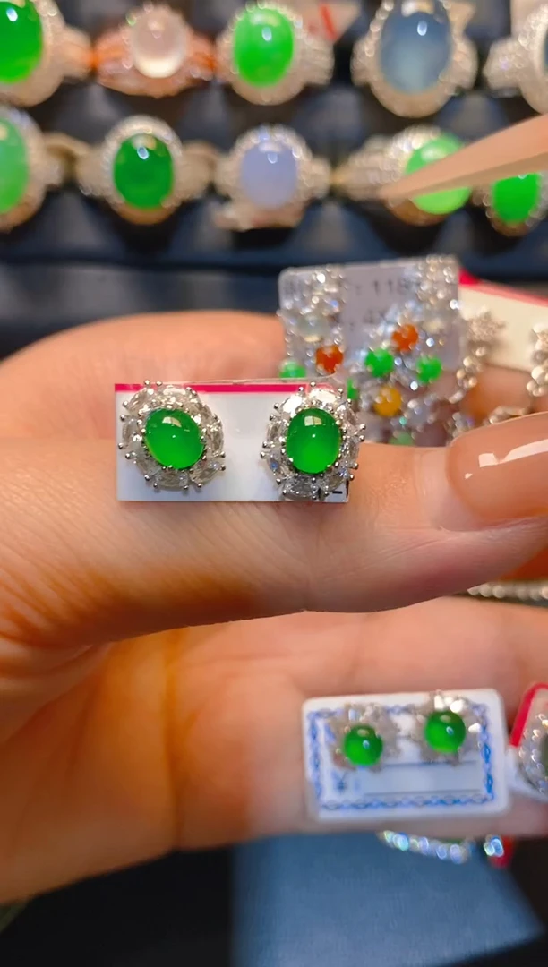 翡翠银S925镶嵌耳饰?*琛天然