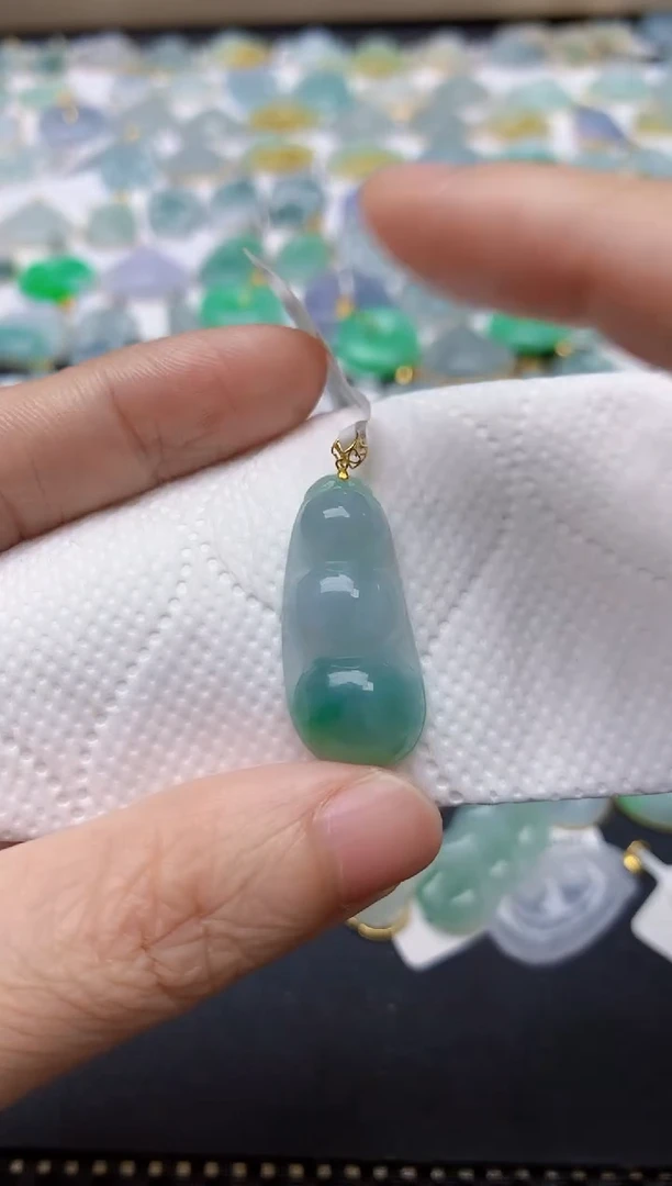 翡翠18K金镶嵌颈饰天然缅甸A货翡翠