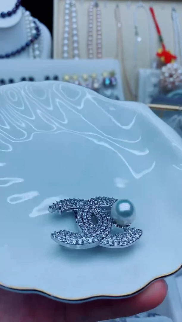 未镶嵌胸饰淡水珍珠胸针多样性发其一