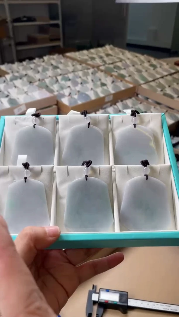 【闪购商品】翡翠颈饰未镶嵌天然缅甸A货翡翠多样性发一无事牌128