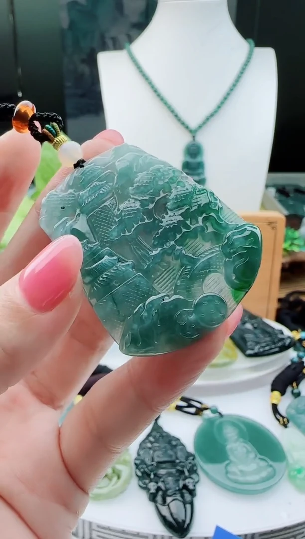 【闪购商品】翡翠颈饰未镶嵌多样性随机一件发货