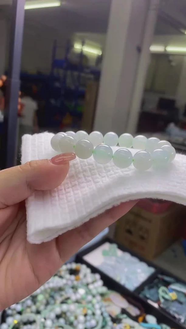 翡翠未镶嵌颈饰闪购0002408