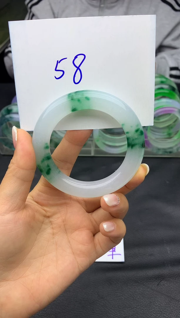 玉非料冰石英质玉手镯