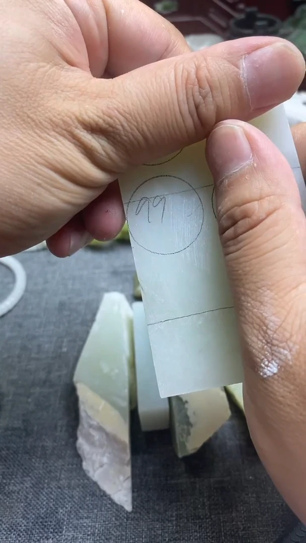 定制和田玉毛货抛光