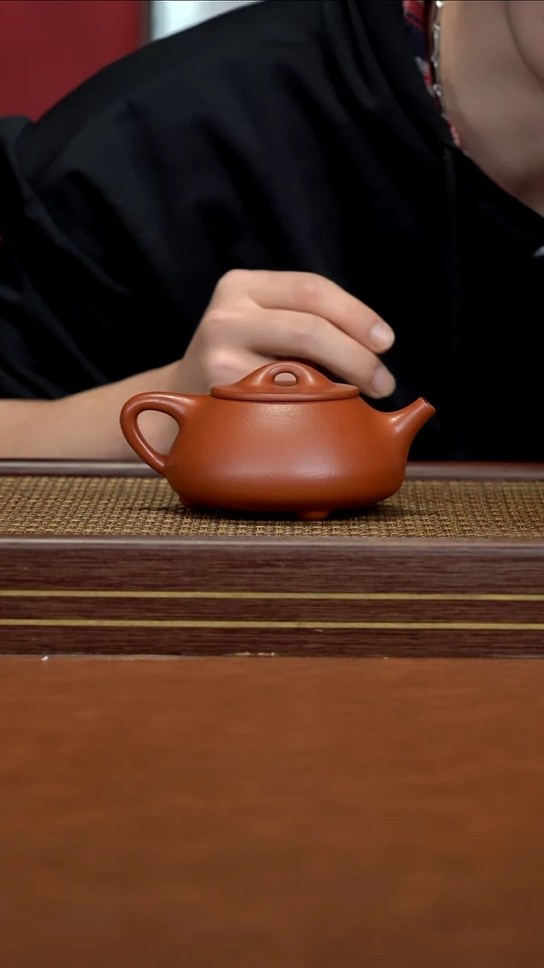 茶壶紫砂ZQ    老朱泥     景州石瓢    240cc   全手工