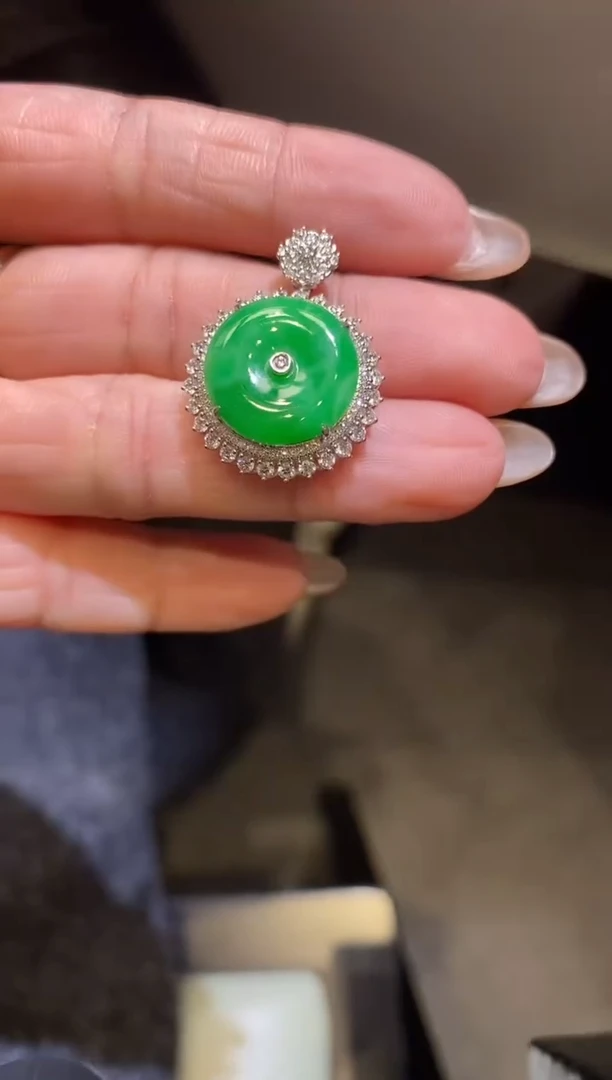 吊坠(不含链)18K金镶嵌翡翠平安扣