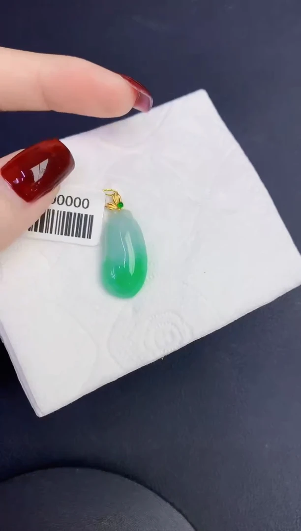 颈饰18K金镶嵌翡翠缅甸天然翡翠a货